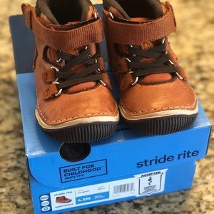 Stride Rite srt gavin toddler size 4.5M